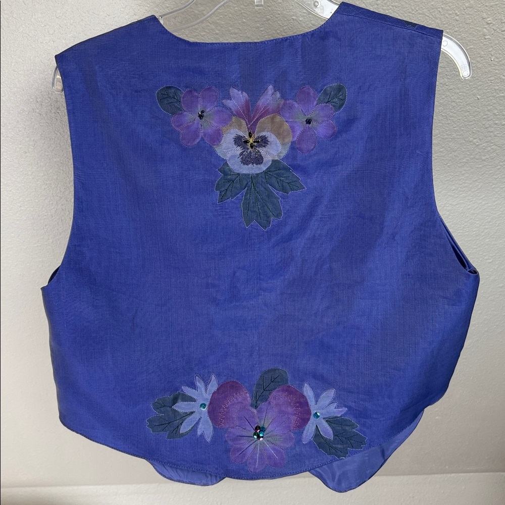 VEST WITH FLORAL APPLIQUÉ. Handmade, Blue & Purple. See dimensions for sizing - Picture 5 of 5